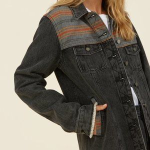 Women's Roxy Black Denim Jacket size Medium NWT